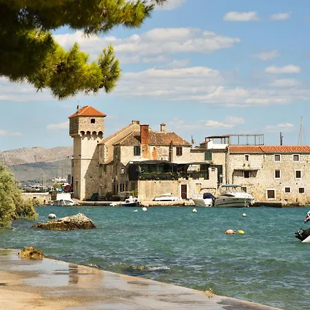 Olea Mare - New 2026 Seaside Retreat Kaštela