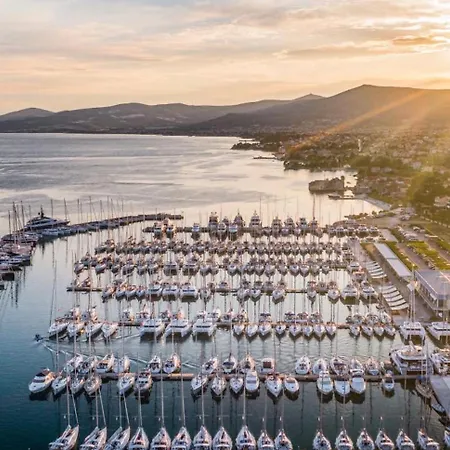 Olea Mare - New 2026 Seaside Retreat * Kaštela